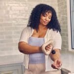 Thiết bị massage Theragun Relief - Ảnh 4